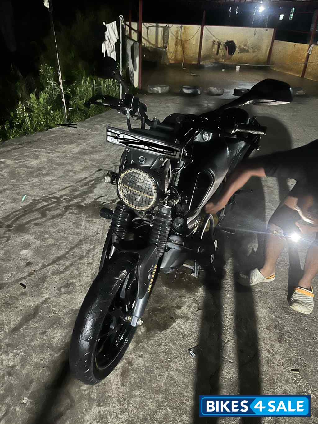 Mat Black Yamaha FZ-S