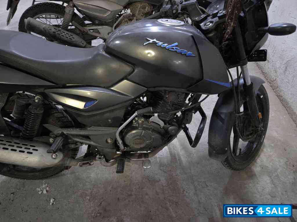 Bajaj Pulsar 125 Neon