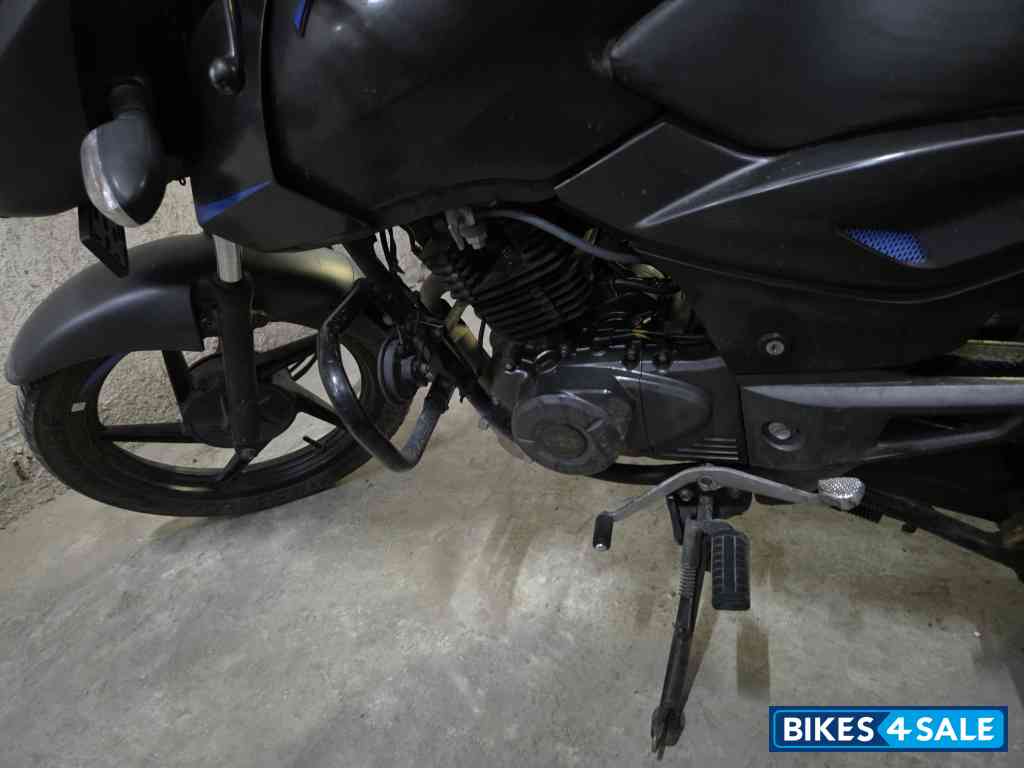 Bajaj Pulsar 125 Neon