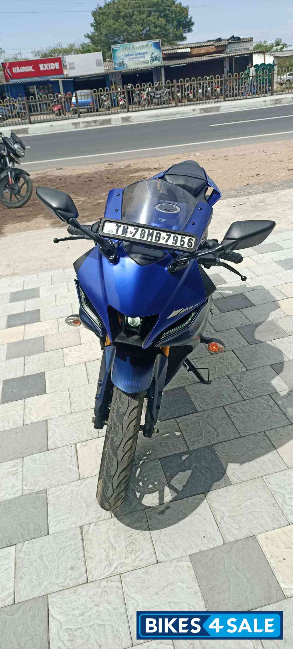Racing Blue Yamaha R15 V4 Racing Blue Yamaha R15 V4