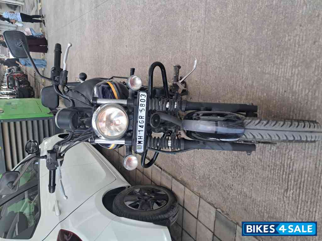 Blue Bajaj Avenger Street 150