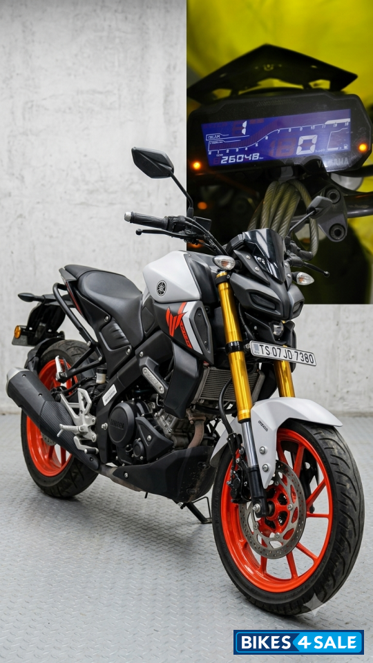 White Orange Yamaha MT-15 Ver 2.0