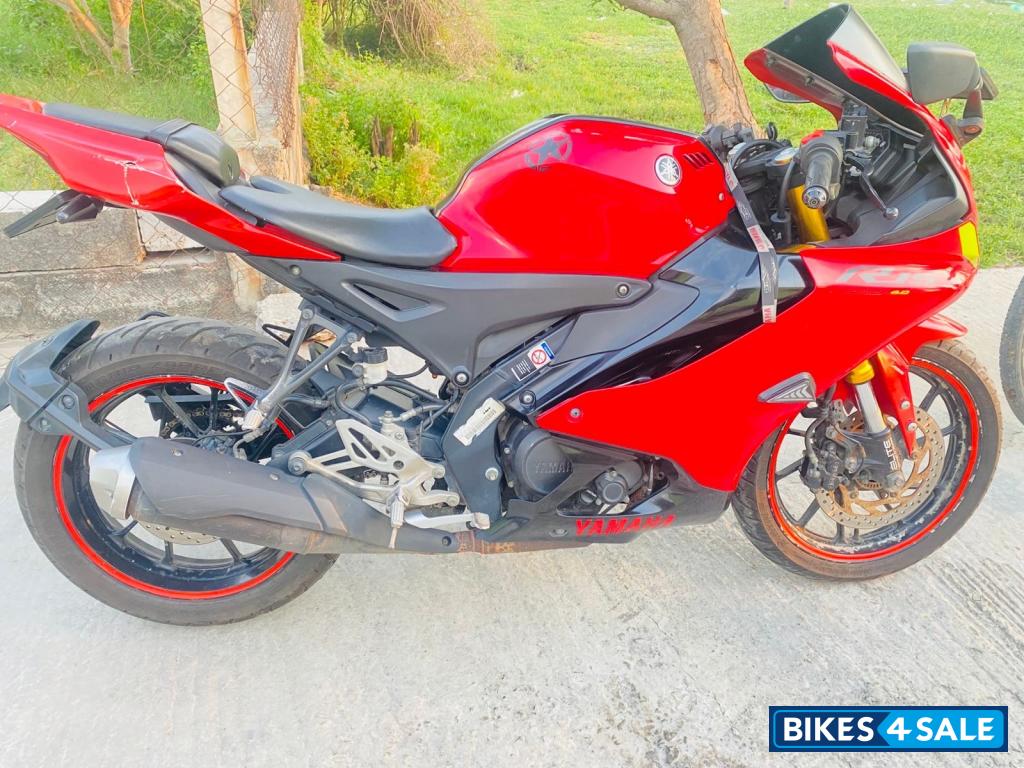 Yamaha R15 V4