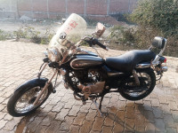 Black Bajaj Avenger Cruise 220