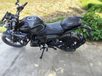 Black Hero Xtreme 125R