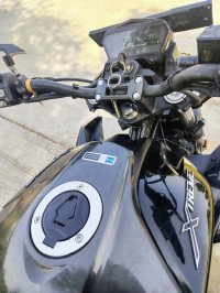 Black Hero Xtreme 125R
