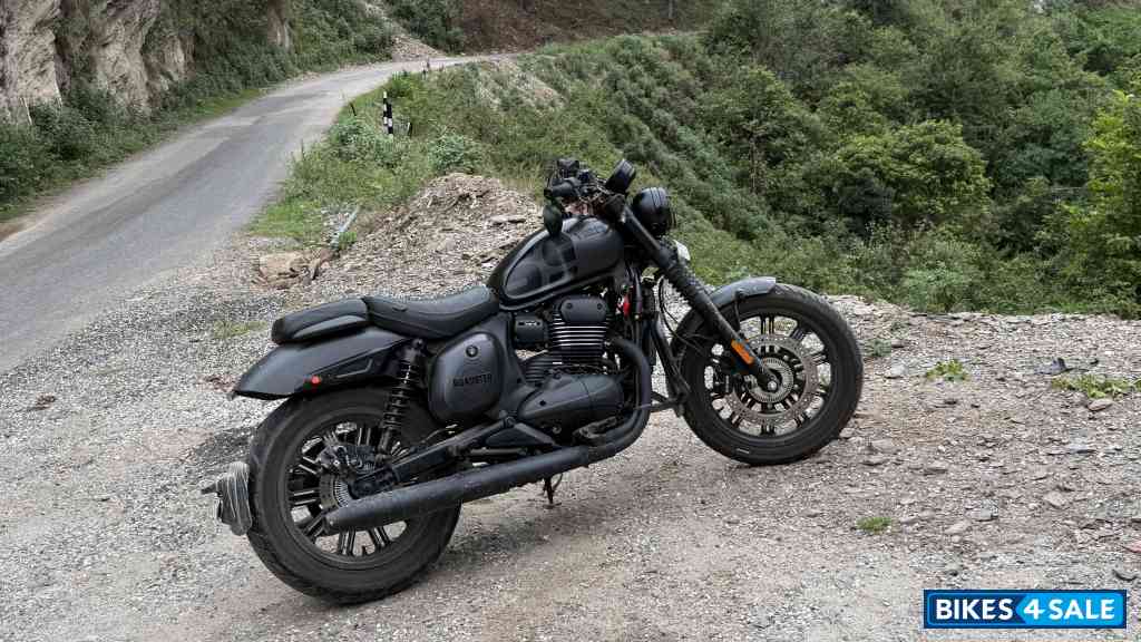 Shadow Black Top Variant Yezdi Roadster 2026 Shadow Black Top Variant Yezdi Roadster 2026
