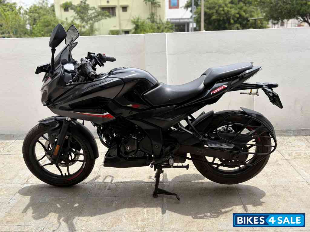 Bajaj Pulsar F250 Dual Channel ABS Bajaj Pulsar F250 Dual Channel ABS