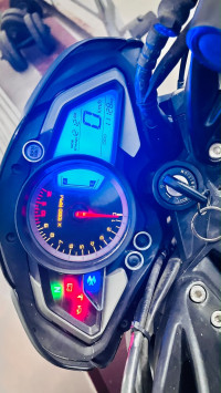 Black Bajaj Pulsar NS200