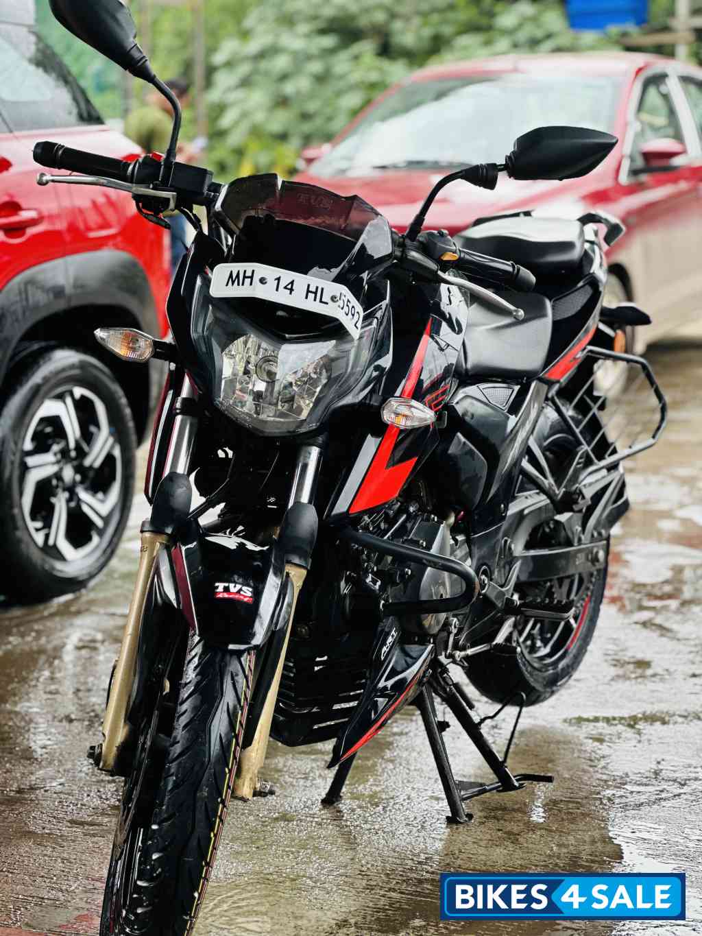 Black TVS Apache RTR 200 4V ABS Race Edition 2.0 Black TVS Apache RTR 200 4V ABS Race Edition 2.0