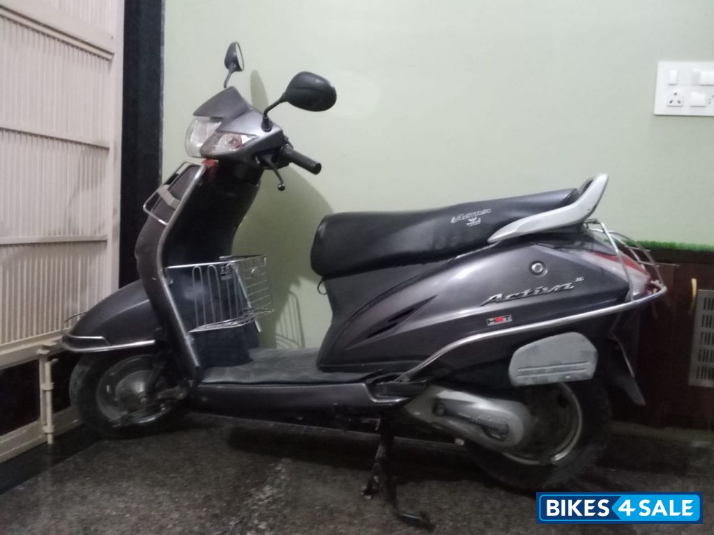 Grey Honda Activa 3G
