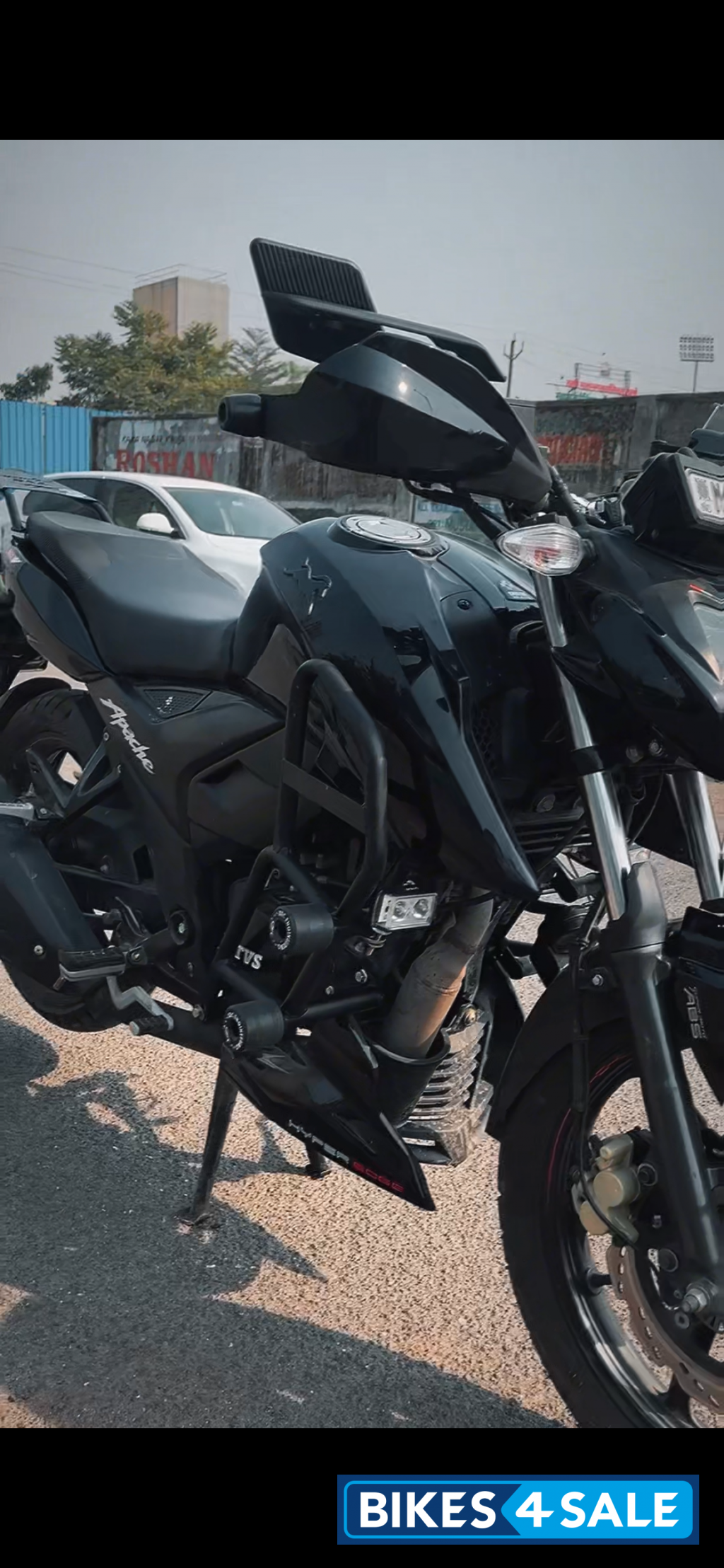 Black TVS Apache RTR 160 4V Black TVS Apache RTR 160 4V