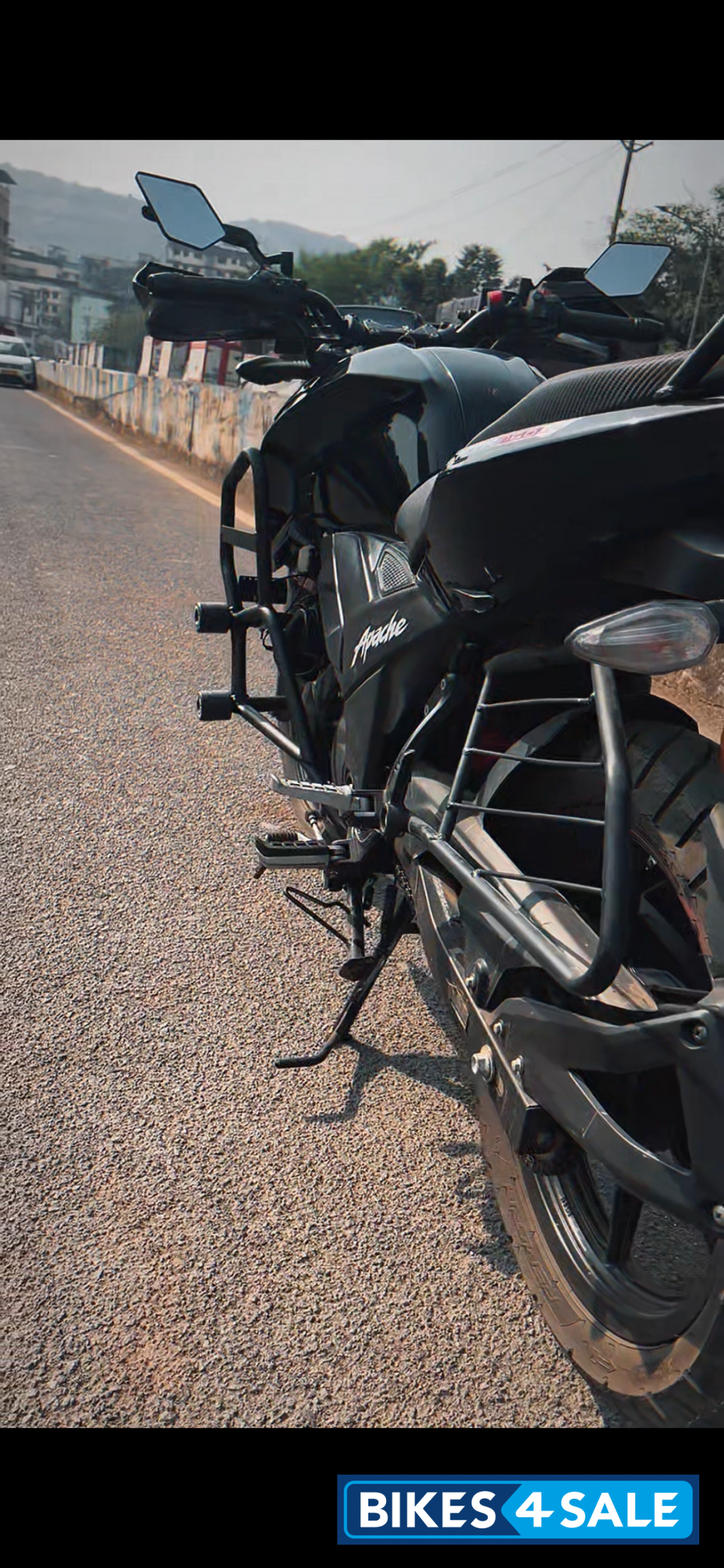 Black TVS Apache RTR 160 4V Black TVS Apache RTR 160 4V