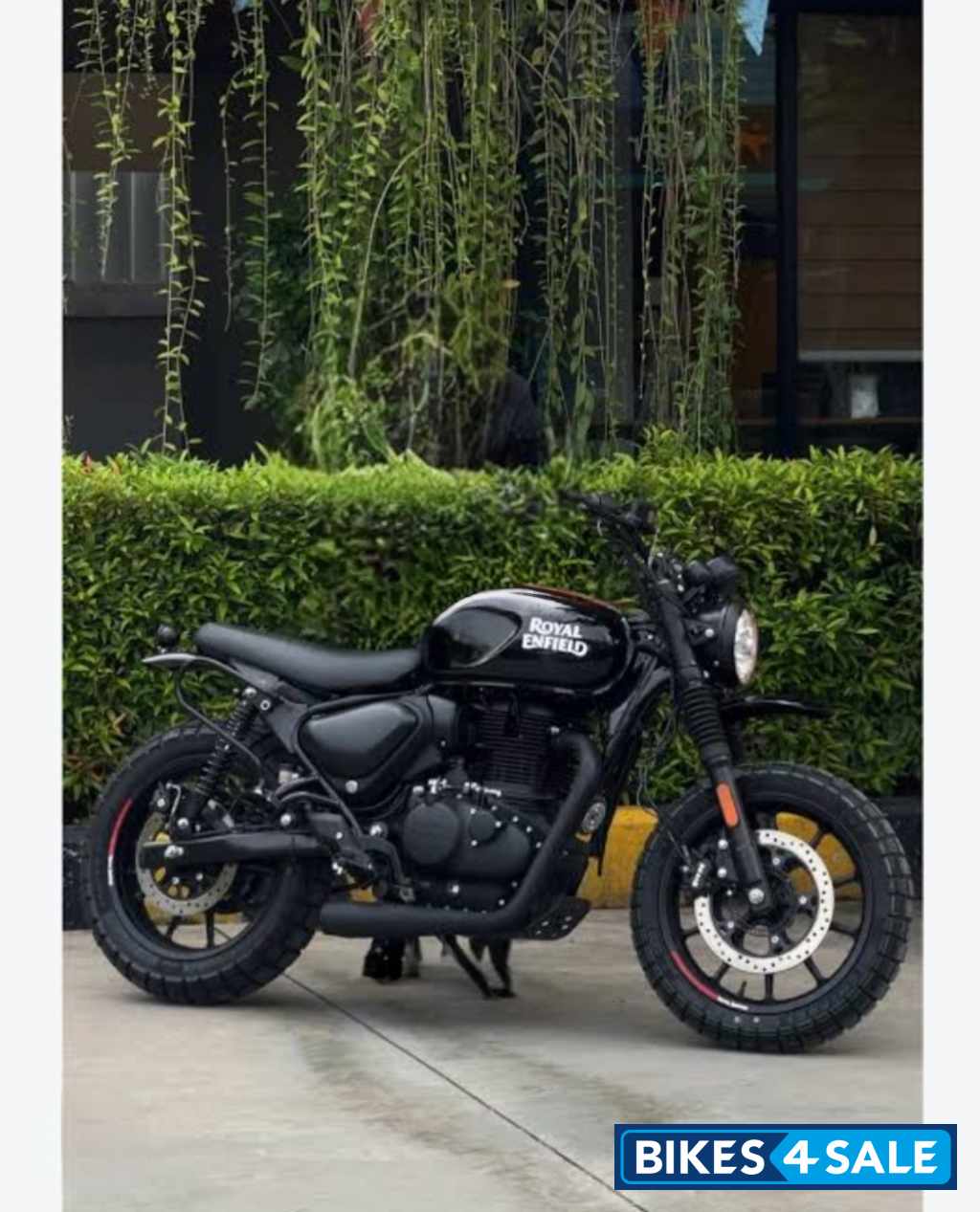 Tarmac Black Royal Enfield Hunter 350 Metro