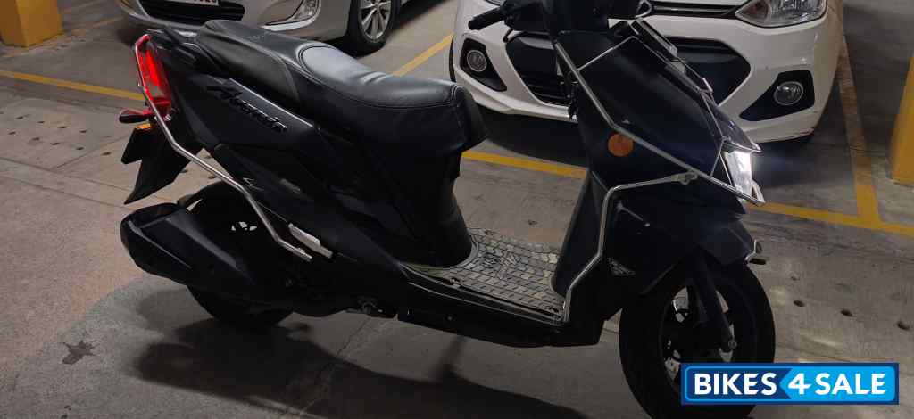 Matte Black Suzuki Avenis 125 Ride Connect Edition Matte Black Suzuki Avenis 125 Ride Connect Edition
