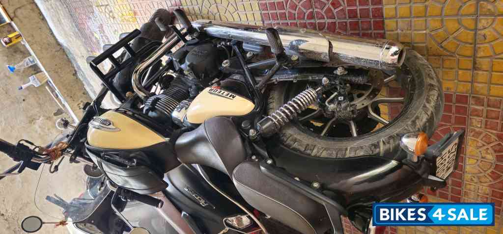 Supernova Biege Royal Enfield Meteor 350 Supernova Supernova Biege Royal Enfield Meteor 350 Supernova