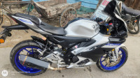 White Metallic Yamaha R15M