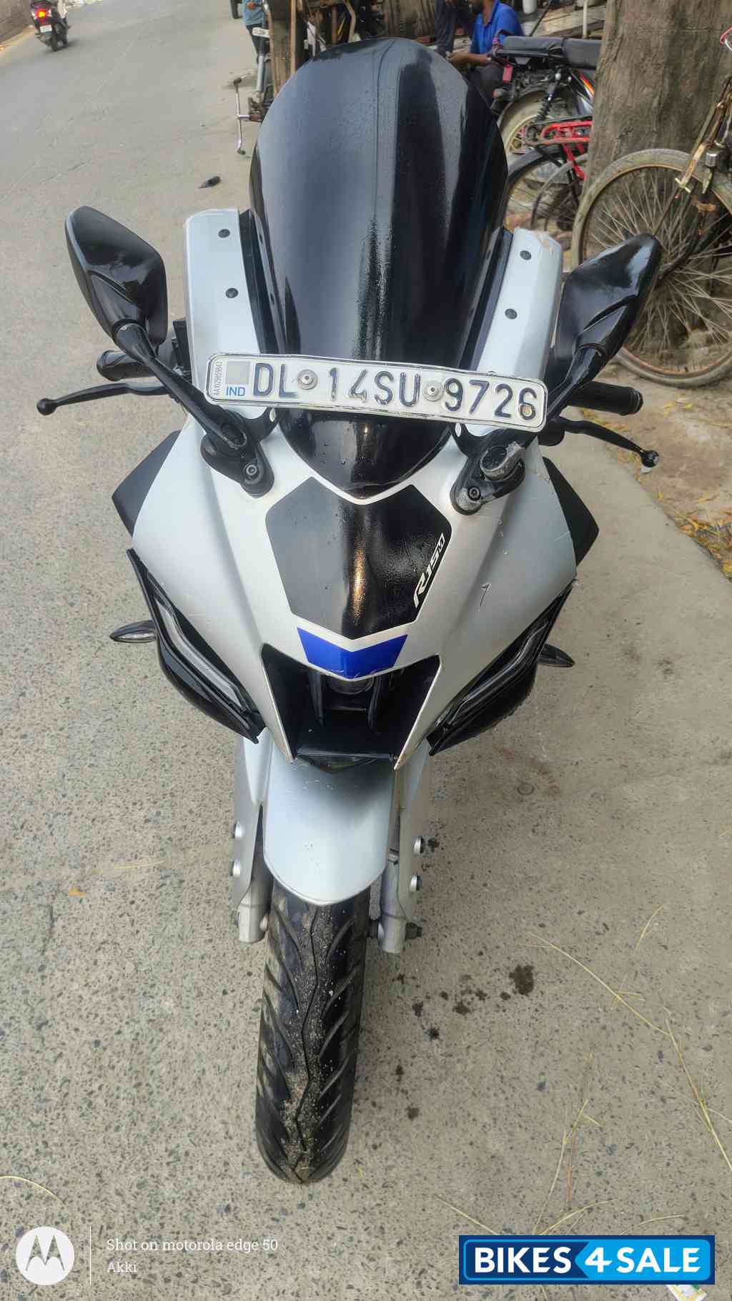 White Metallic Yamaha R15M White Metallic Yamaha R15M