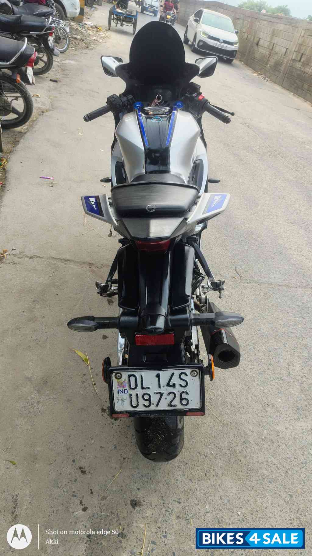 White Metallic Yamaha R15M White Metallic Yamaha R15M