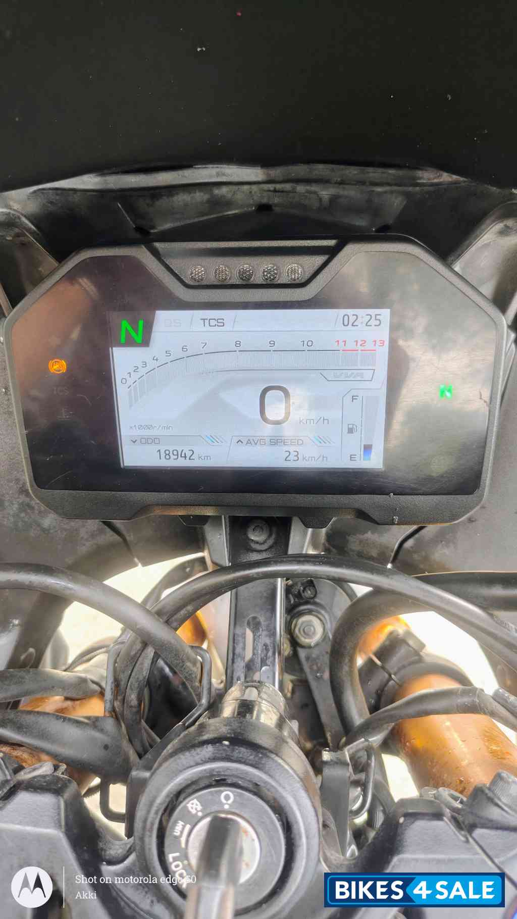 White Metallic Yamaha R15M White Metallic Yamaha R15M