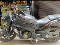 Matte Black Bajaj Dominar 400 Disc