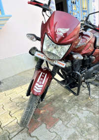 Maroon Honda Shine 125