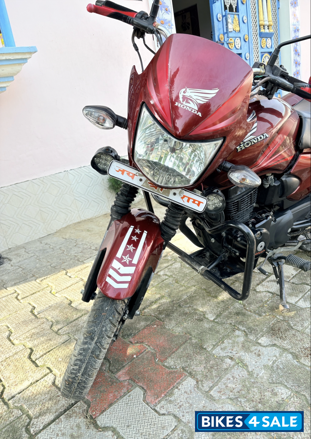 Maroon Honda Shine 125