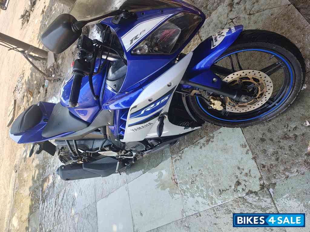 Blue Yamaha YZF R15 V2 Blue Yamaha YZF R15 V2