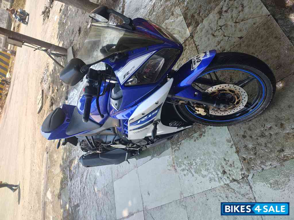 Blue Yamaha YZF R15 V2 Blue Yamaha YZF R15 V2