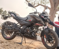 Black Bajaj Pulsar N160 Dual Channel ABS