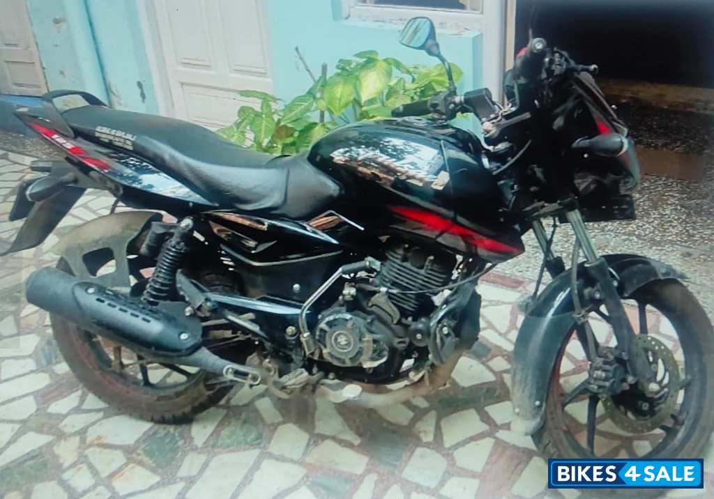 Bajaj Pulsar 125 Neon Disc Single Seat
