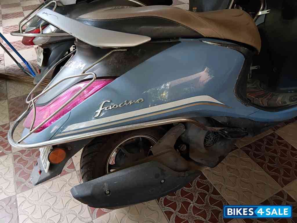 Blue Yamaha Fascino 125 Fi Hybrid