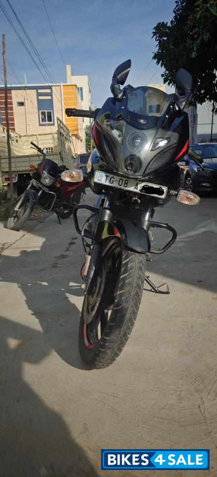Bajaj Pulsar 220F BS6