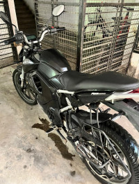 Black Revolt RV 400