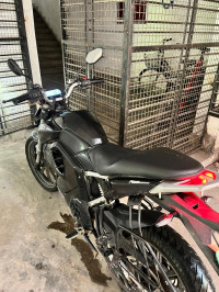 Black Revolt RV 400