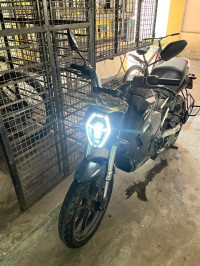Black Revolt RV 400