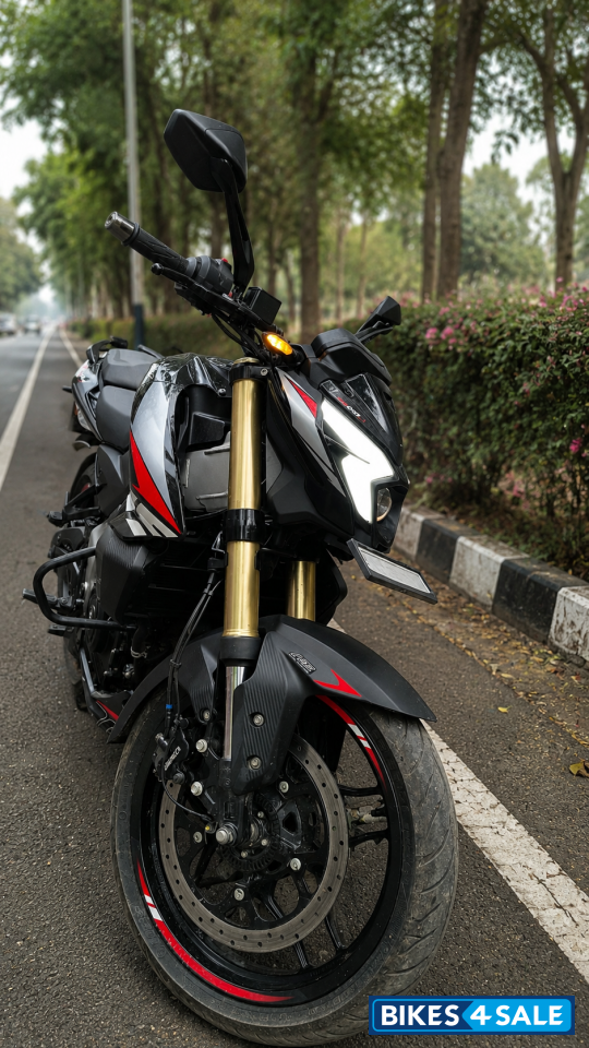 Black Bajaj Pulsar NS400Z 2026