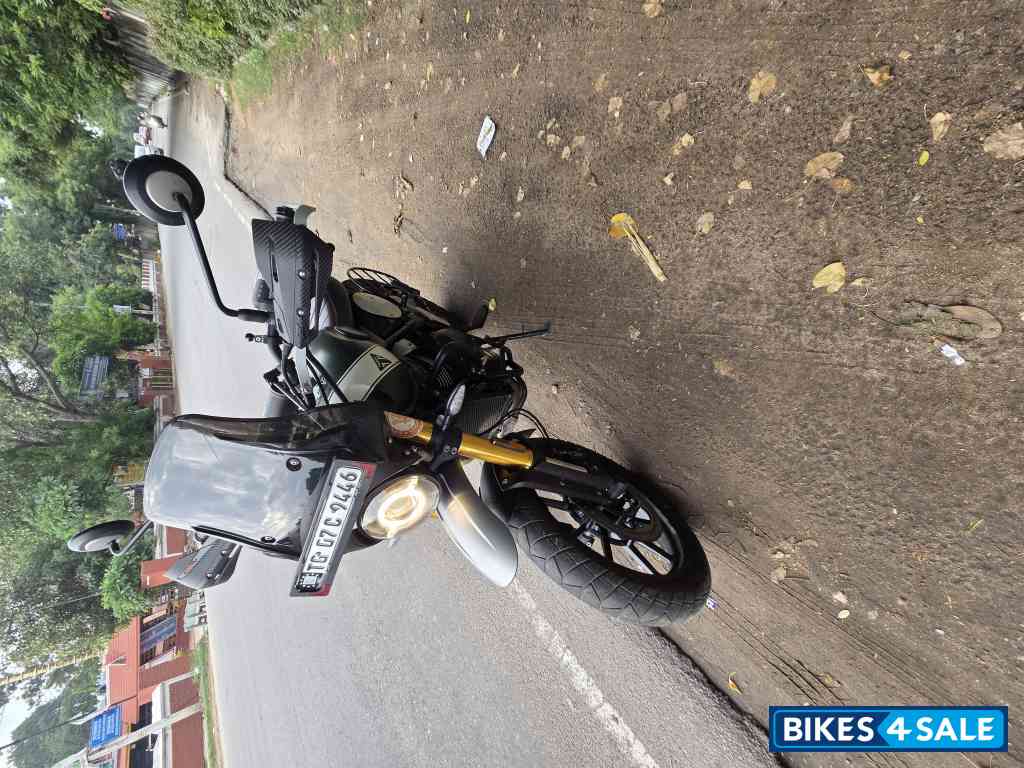 Triumph Scrambler 400 X