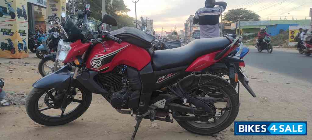Dual Tone: Red & Grey Yamaha FZ-S