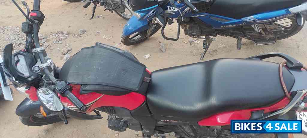 Dual Tone: Red & Grey Yamaha FZ-S Dual Tone: Red & Grey Yamaha FZ-S