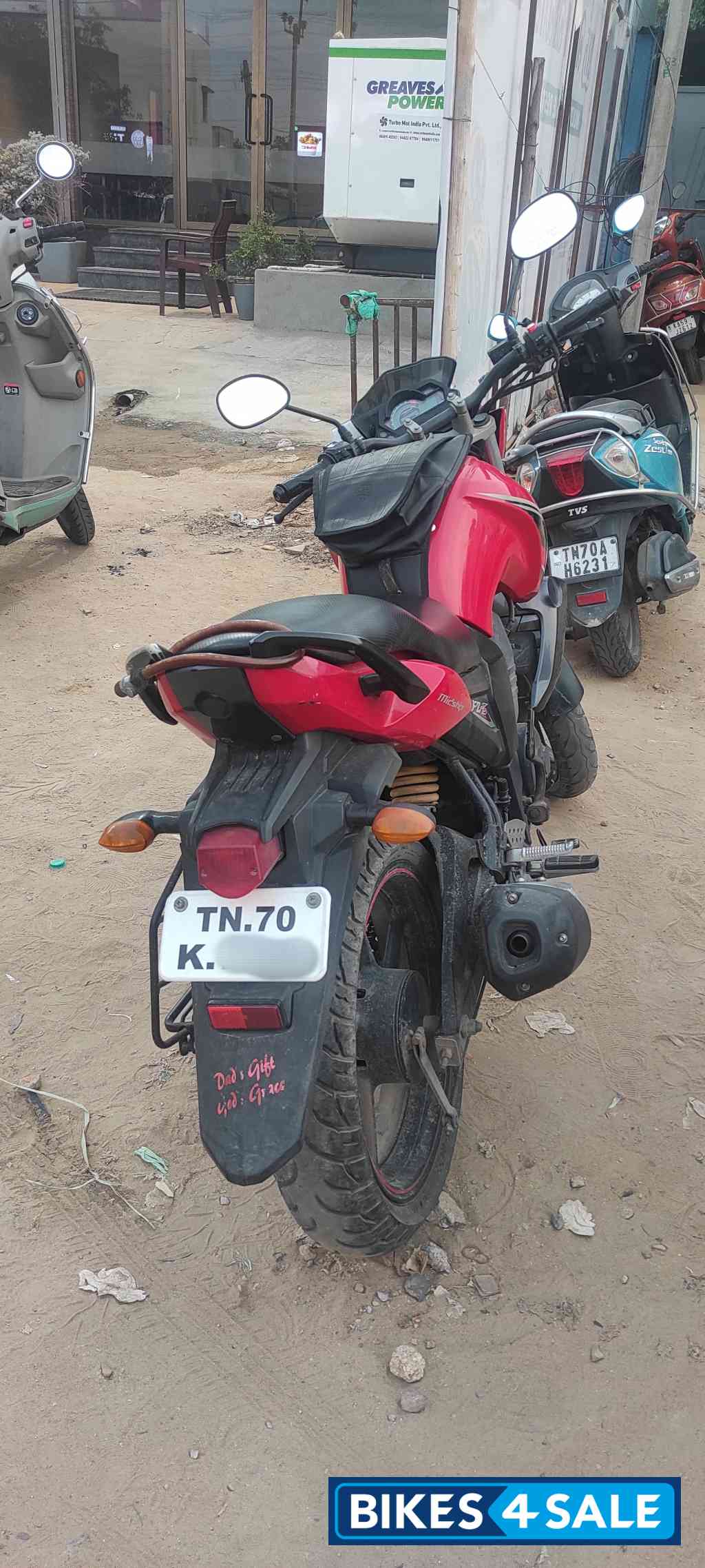 Dual Tone: Red & Grey Yamaha FZ-S Dual Tone: Red & Grey Yamaha FZ-S