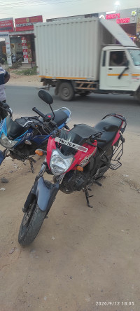 Dual Tone: Red & Grey Yamaha FZ-S
