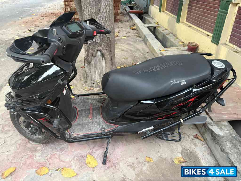 Suzuki Avenis 125 Ride Connect Edition Suzuki Avenis 125 Ride Connect Edition