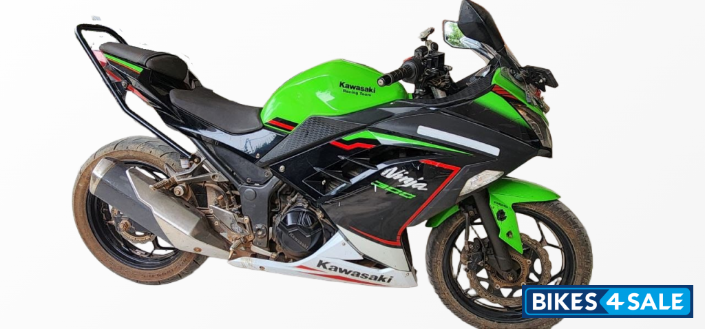 Lime Green Kawasaki Ninja 300 BS6 2022 Lime Green Kawasaki Ninja 300 BS6 2022