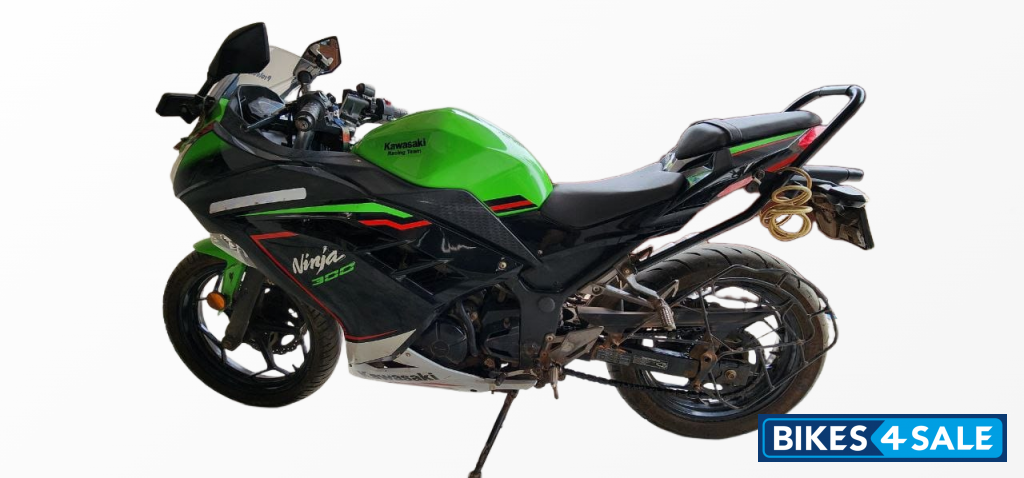 Lime Green Kawasaki Ninja 300 BS6 2022 Lime Green Kawasaki Ninja 300 BS6 2022