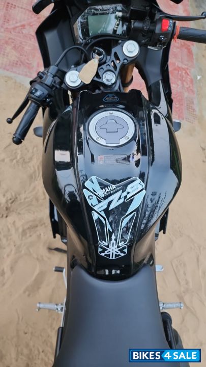 Metallic Black Yamaha R15 V4 2025 Metallic Black Yamaha R15 V4 2025