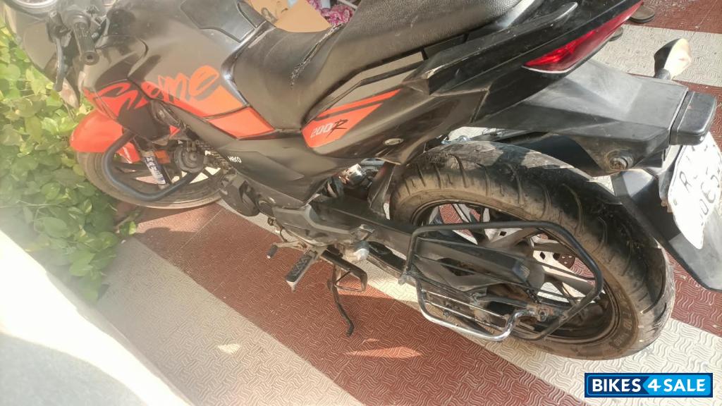 Black Orange Hero Xtreme 200R