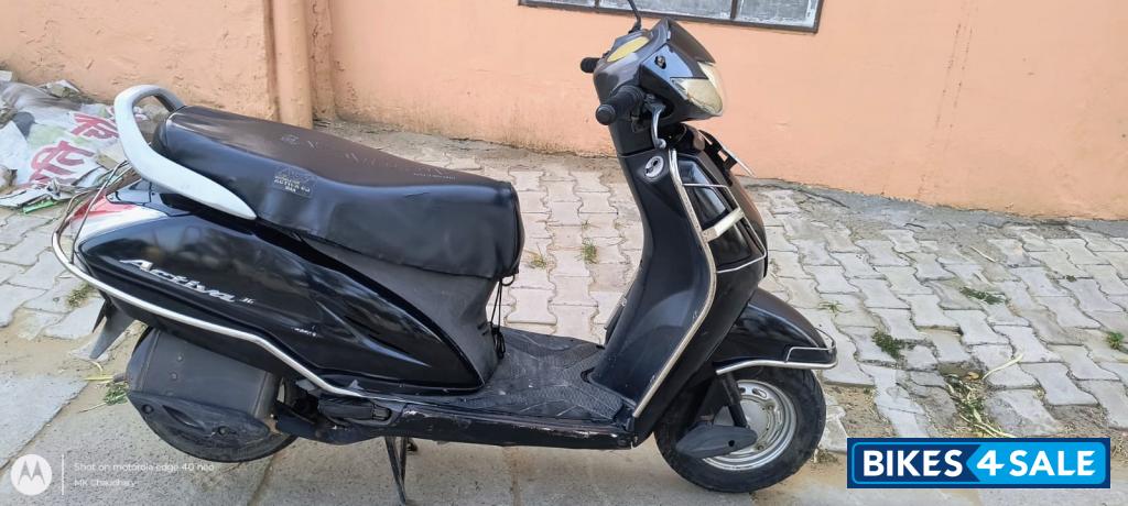 Black Honda Activa