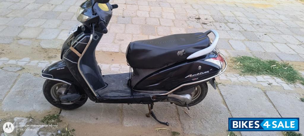 Black Honda Activa