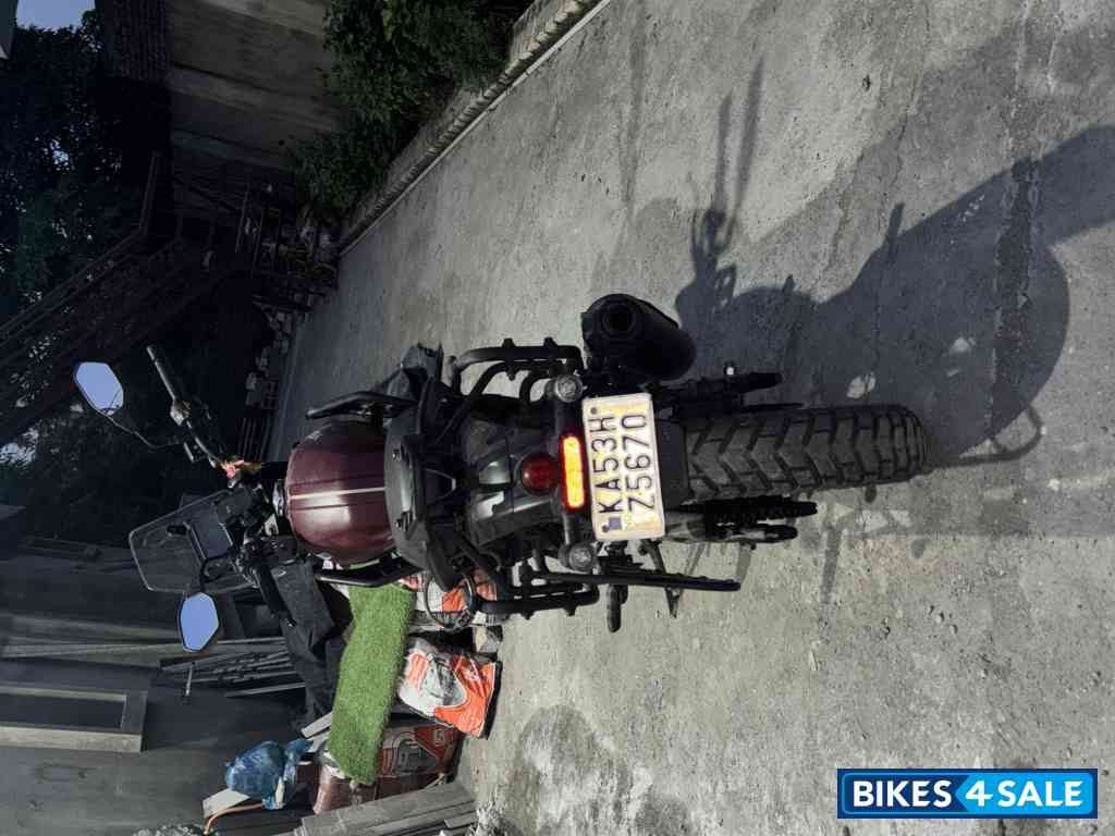 Black Maroon Yezdi Adventure 2025 Black Maroon Yezdi Adventure 2025